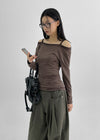 Benico Streifen Off-Shoulder Langarm-T-Shirt