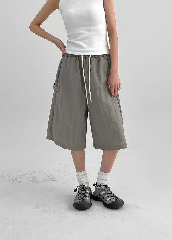 Puell Nylon Buckle Bermuda Banding Pants – BLACKUP