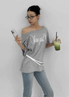 Lukua Lettering One-Shoulder Short Sleeve Tee
